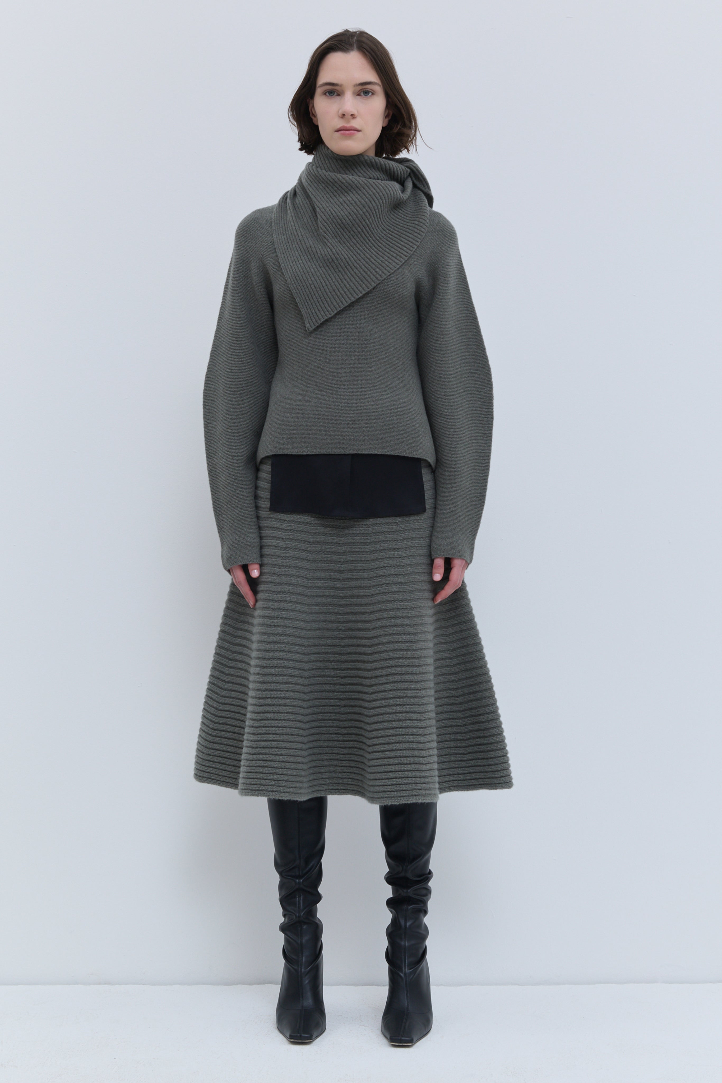 Laurel melange triangle scarf with soft ribbed texture