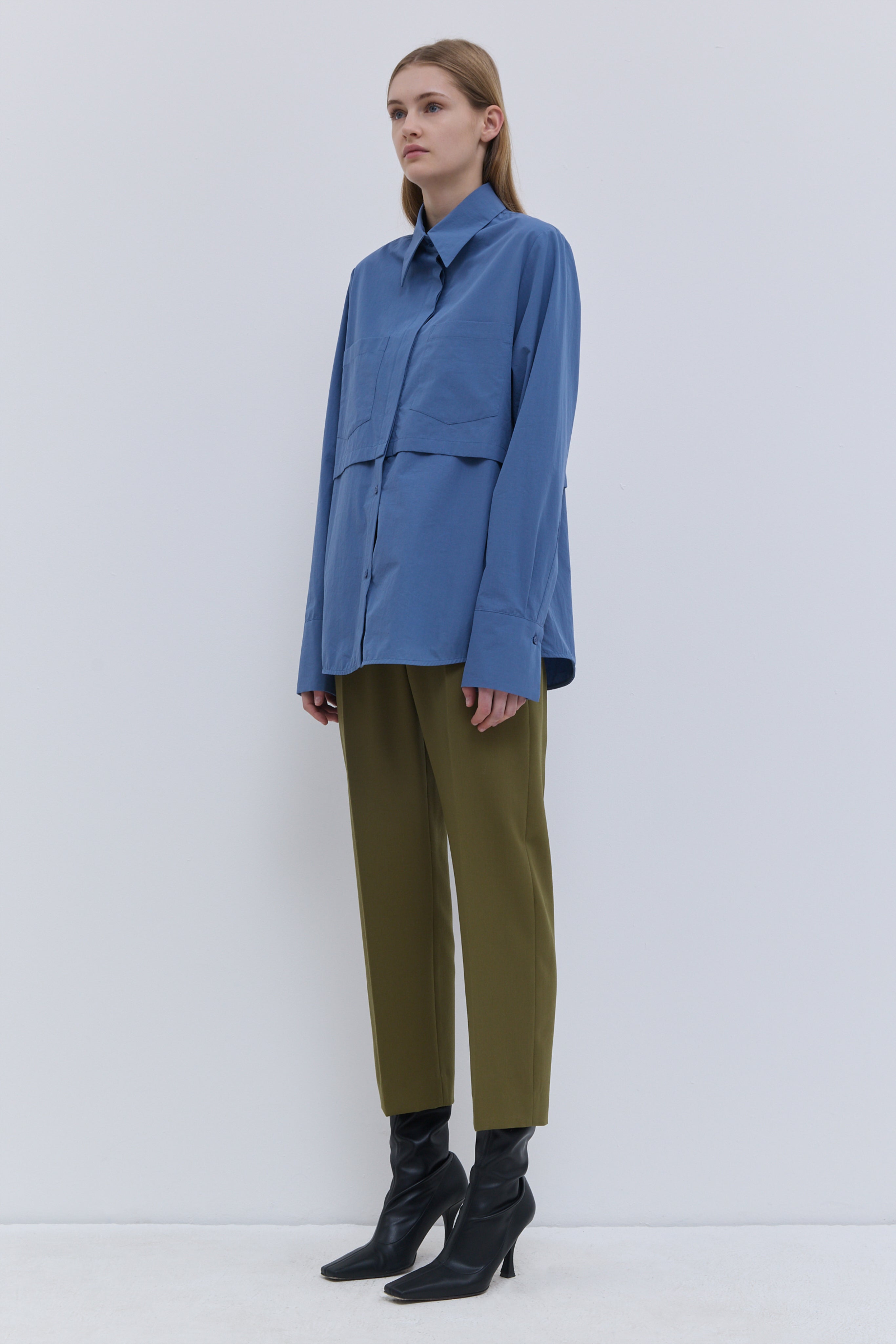 Dust Blue double-layered organic cotton shirt with pointed collar and large front patch pockets