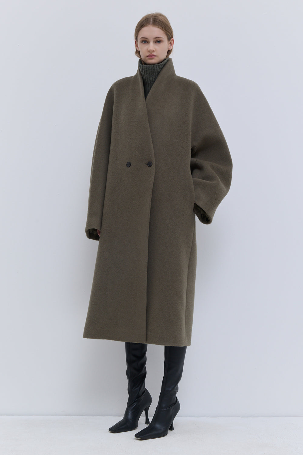 Women’s relaxed fit alpaca and virgin wool coat in laurel green