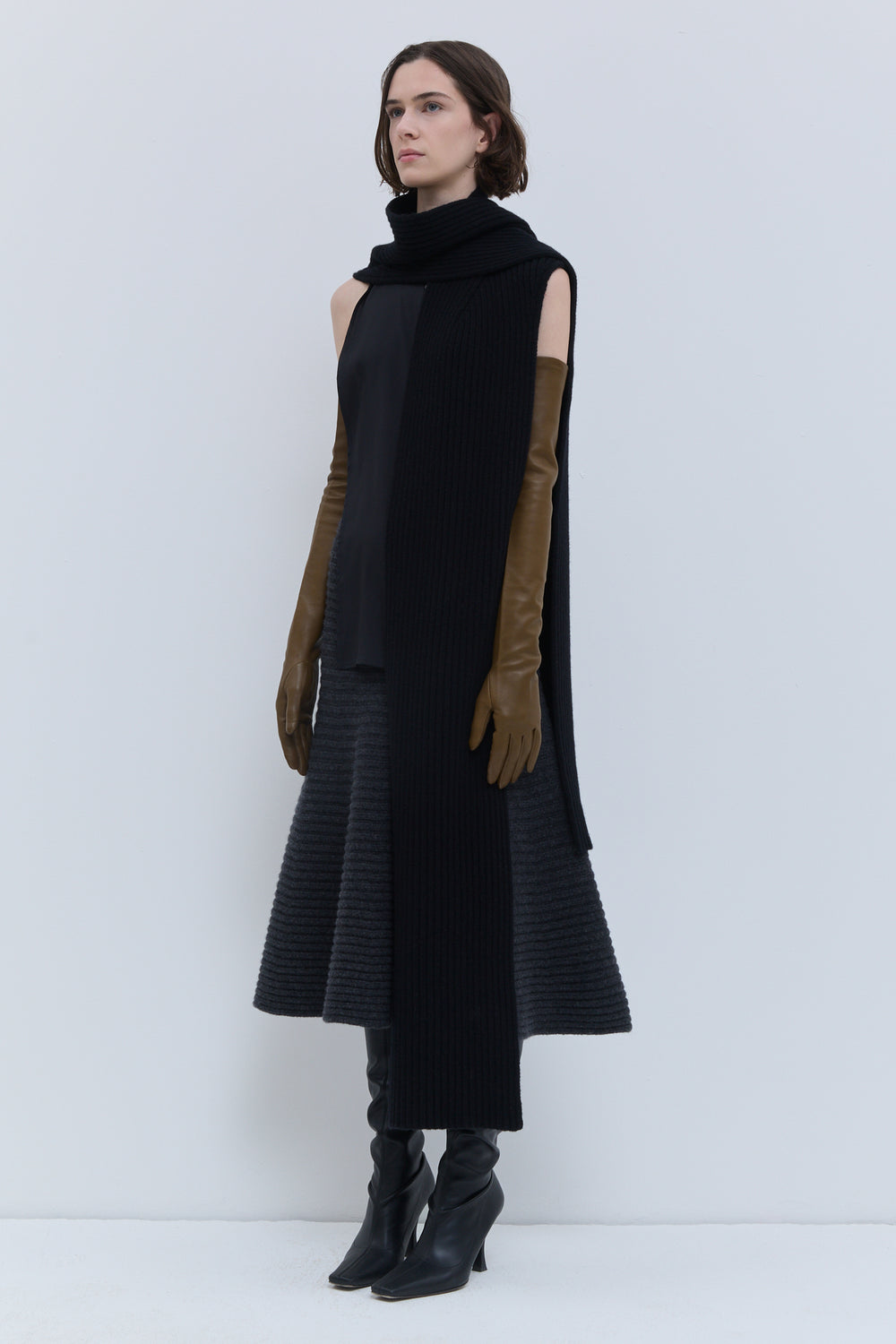 Christian Wijnants Kadija black knit scarf front view