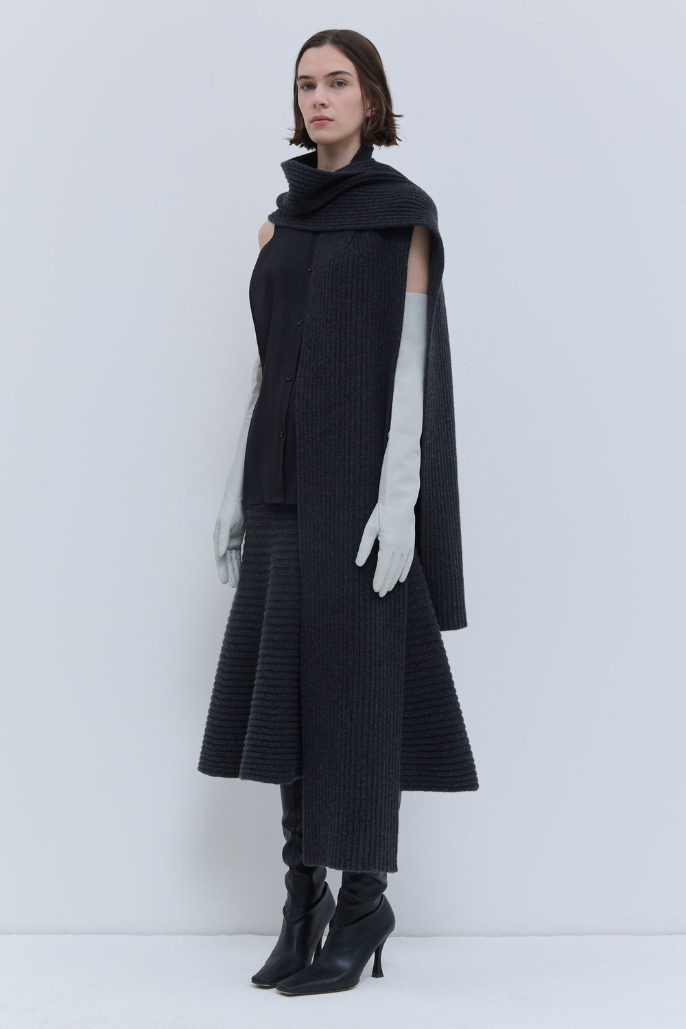 Christian Wijnants charcoal ribbed knit scarf with elongated panels