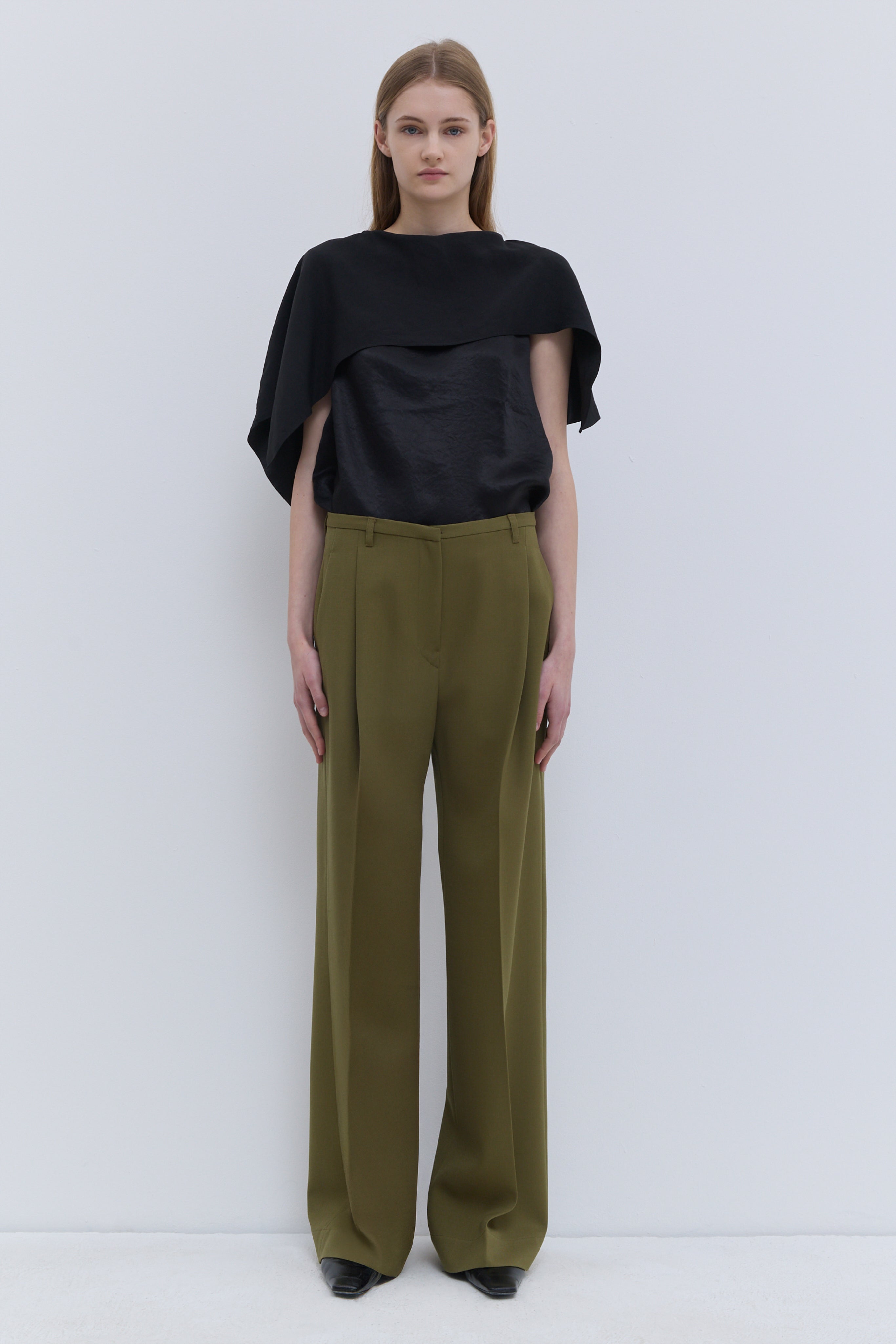 Christian Wijnants Pamira low-waist olive wide-leg trousers with front pleat, front view