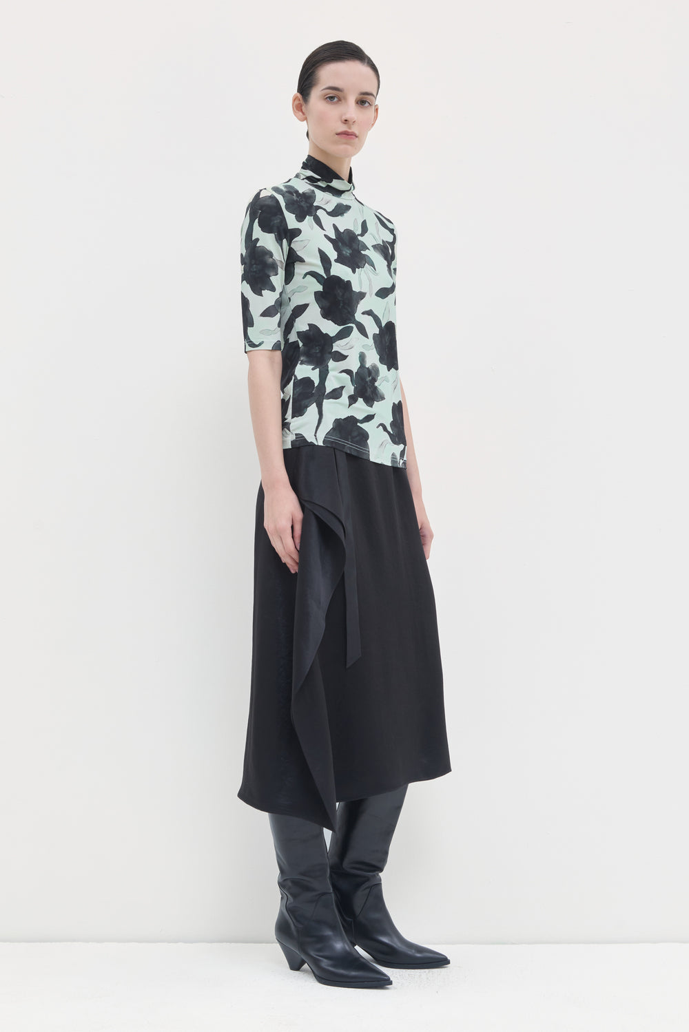 Mint floral turtleneck top in stretch jersey with short sleeves side