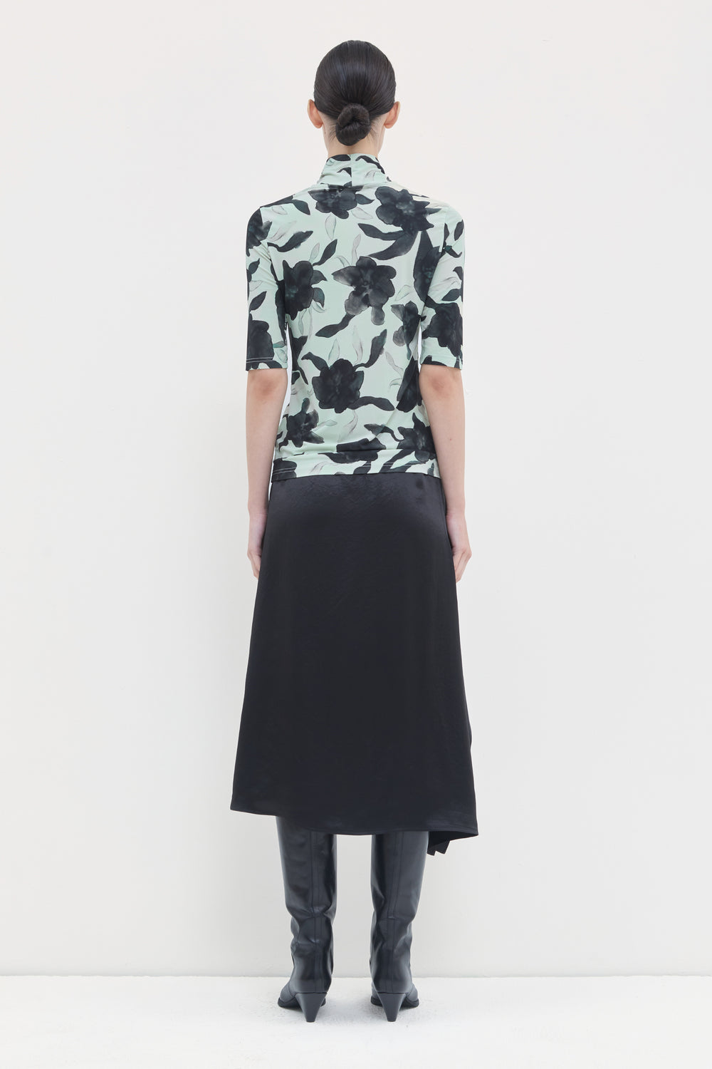 Mint floral turtleneck top in stretch jersey with short sleeves back