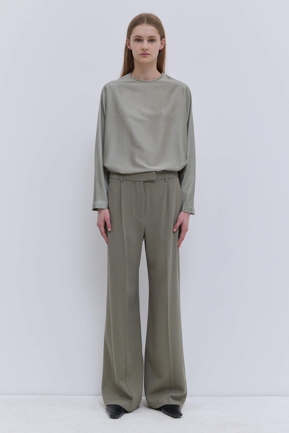 Tavax Silk Top in Concrete with batwing sleeves