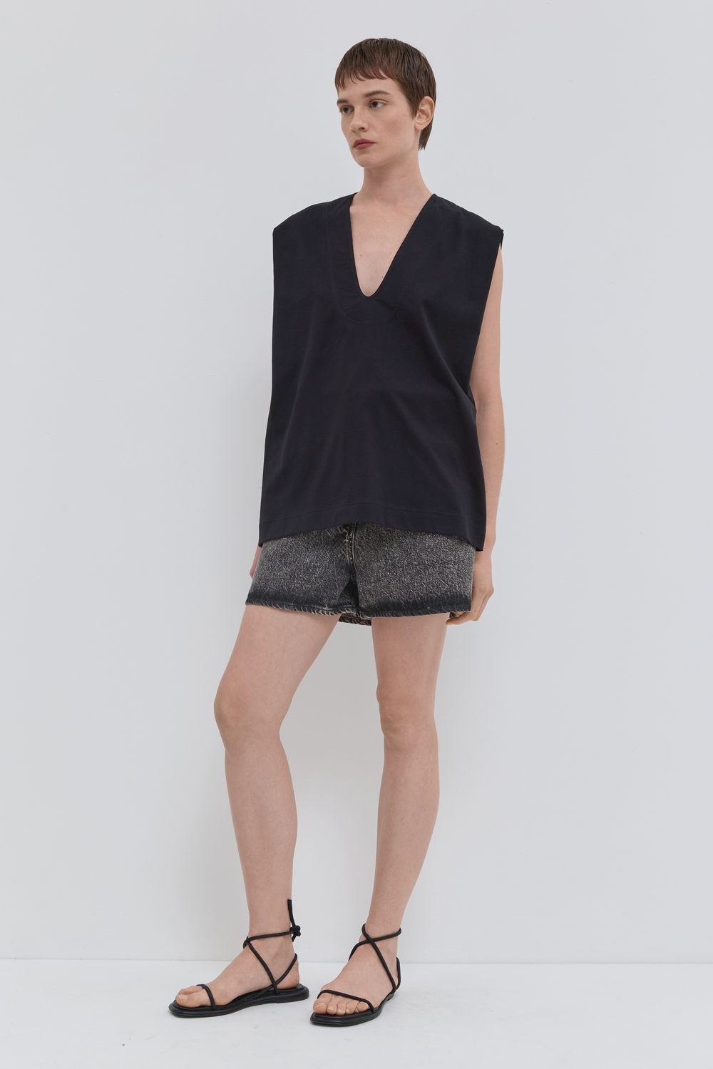 Tawe V-Neck T-Shirt