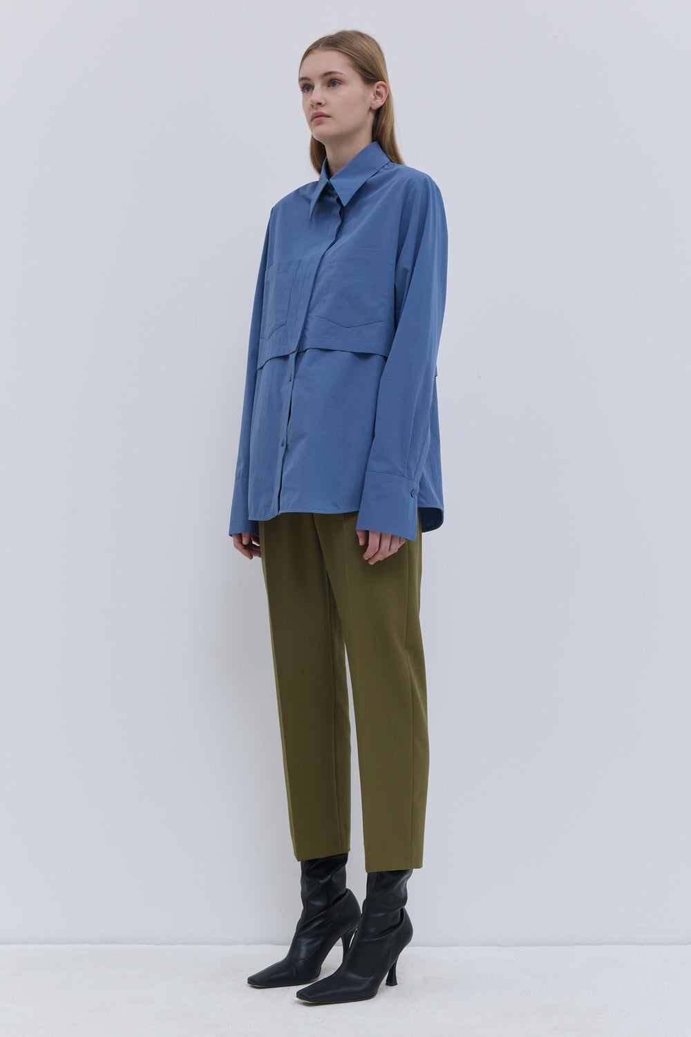 Dust Blue double-layered organic cotton shirt with pointed collar and large front patch pockets